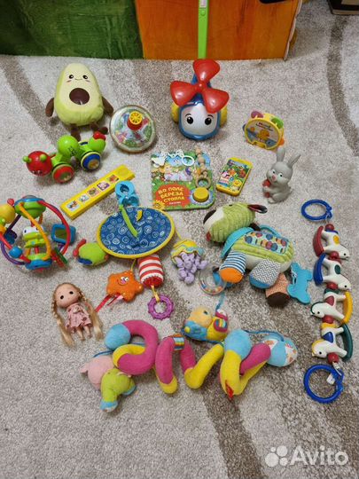 Развивающие игрушки и ходунки