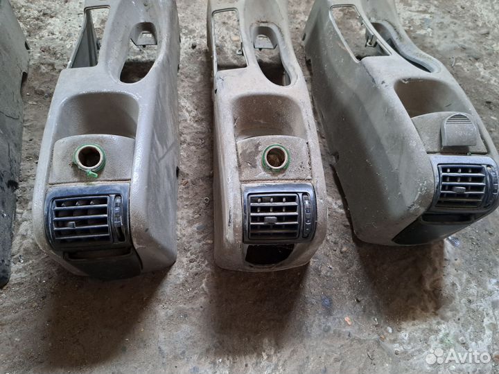 Центральный консоль Lancia libra