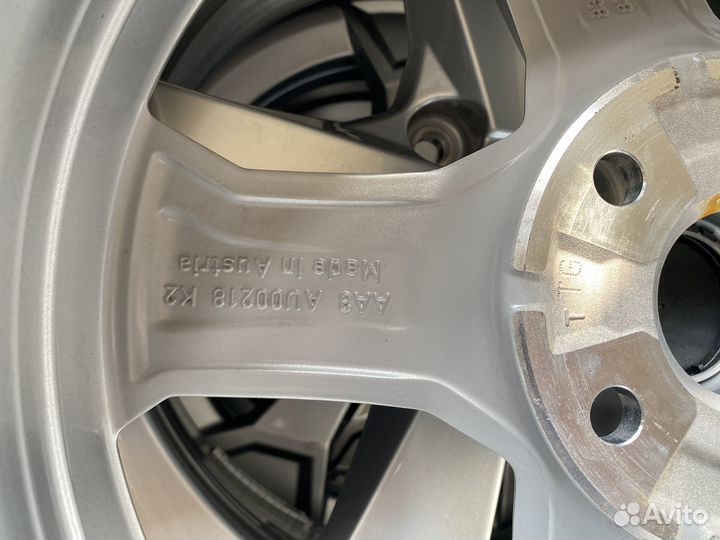 Оригинальные колеса на Audi Q3 F3 R17