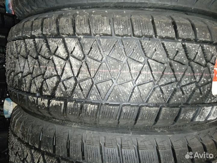 Bridgestone Blizzak DM-V2 235/55 R20 102T