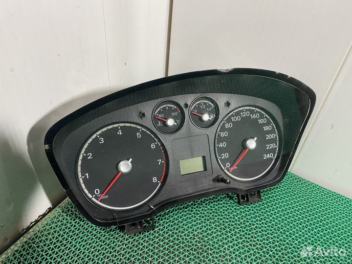 Приборная панель Ford Focus 2 дорест