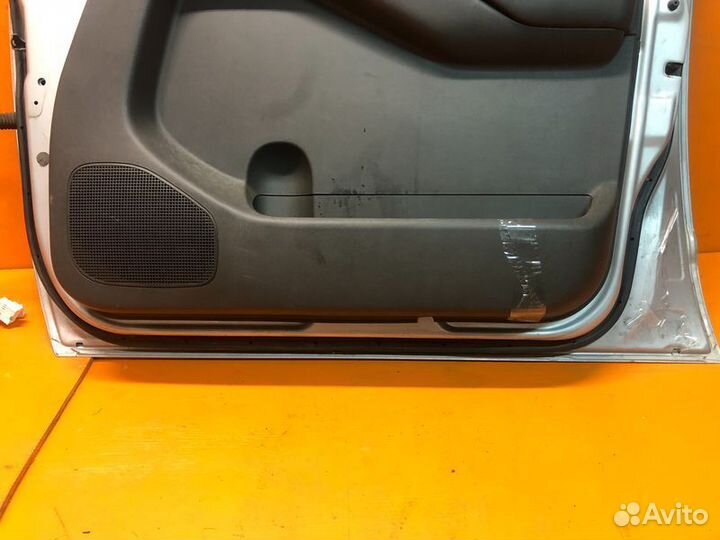 Дверь боковая передняя правая Nissan Pathfinder