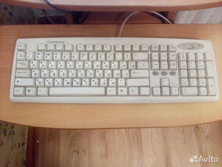 Компьютерные мышки и проводную клавиатуру