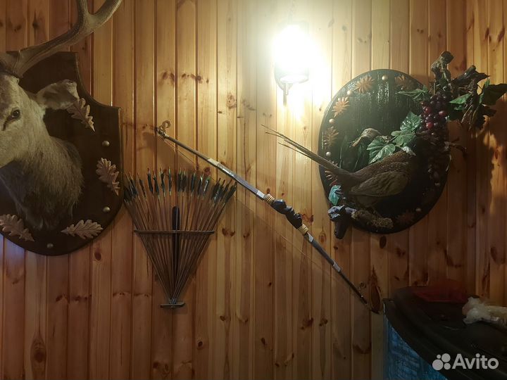 Лук со стрелами для интерьера