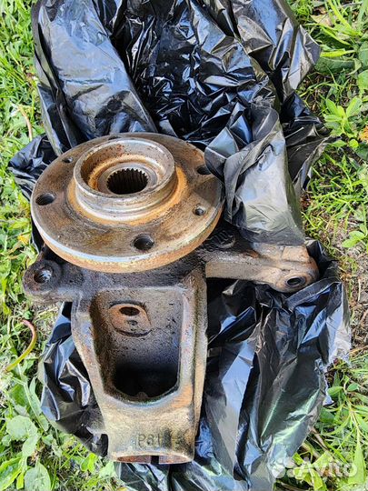 Кулак со ступицей передний правый peugeot, Citroen