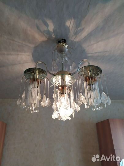 Люстра с подвесками под хрусталь