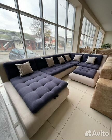 Большой п образный диван
