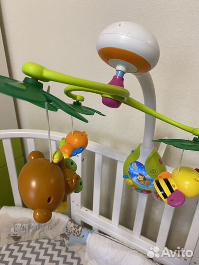 Музыкальный мобиль на кроватку