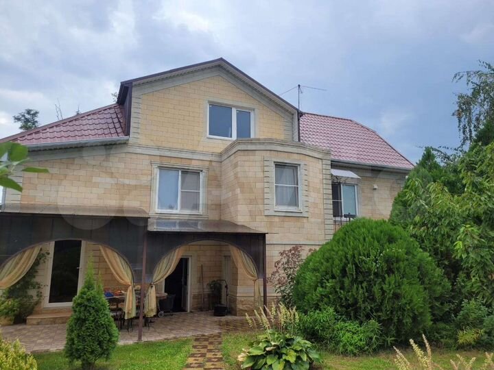 Дом 250 м² на участке 12 сот.