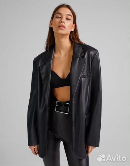 Кожаный пиджак bershka