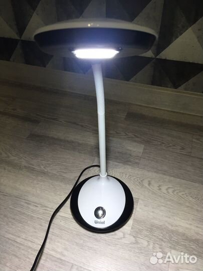Лампа настольная светодиодная