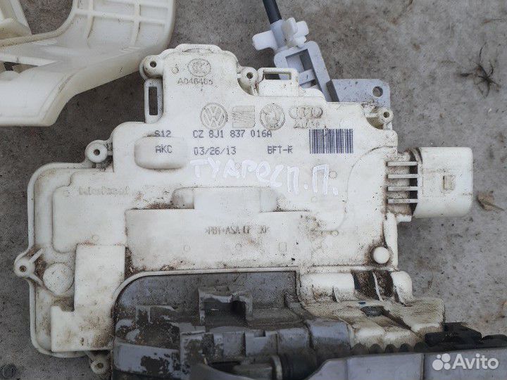 Замок двери Volkswagen Touareg NF