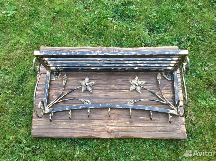 Вешалка настенная в прихожую