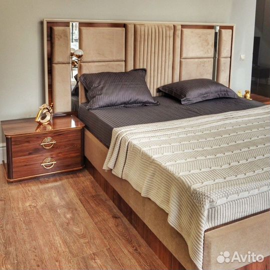 Спальный гарнитур