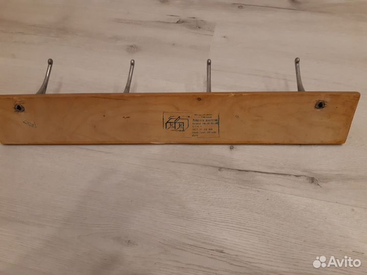 Вешалки настенные