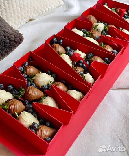 Клубника в шоколаде\ Цветы к коробке