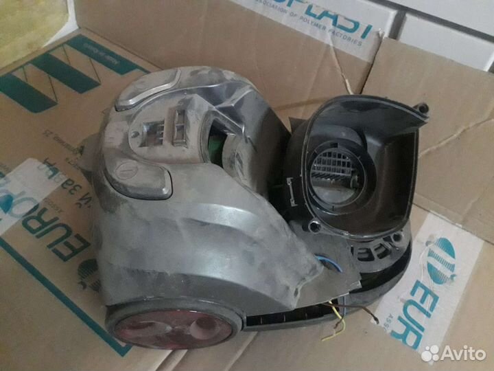 Пылесос Midea mvcc33A1