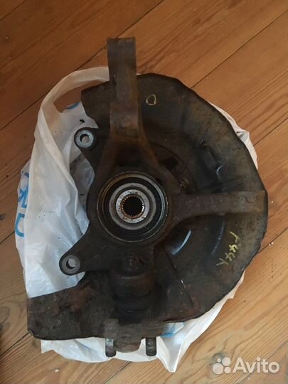 Поворотный кулак на Лексус RX300