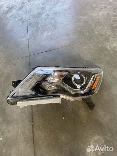 Фара передняя левая