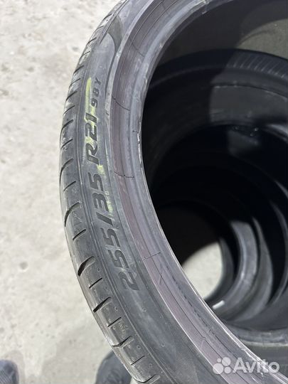 Pirelli P Zero 255/35 R21 98Y