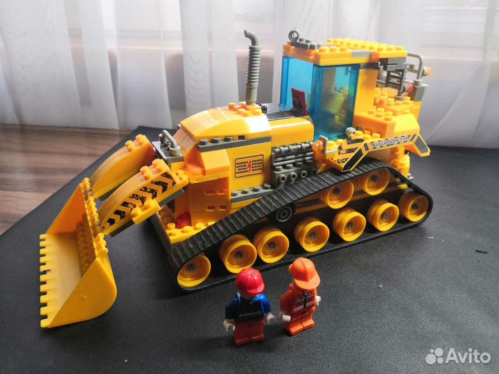 Трактор экскаватор артикул 851801