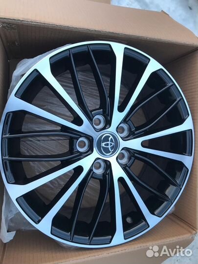 Новая Camry 2018 R17