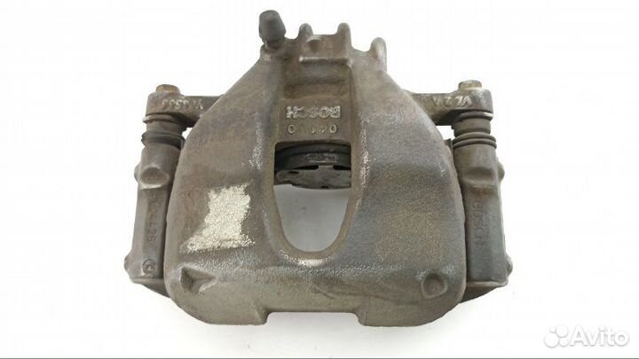 Суппорт передний правый Peugeot 308