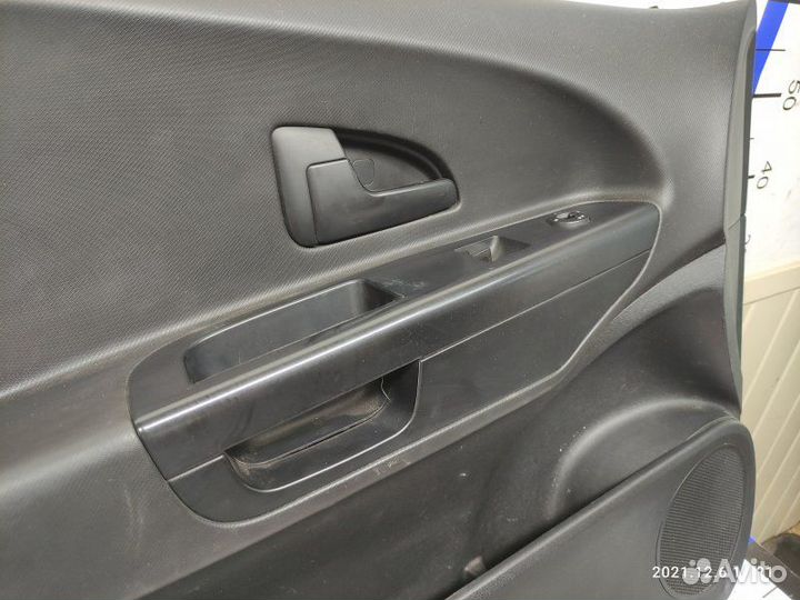 Обшивка двери передняя левая Kia Ceed G4FC 2009