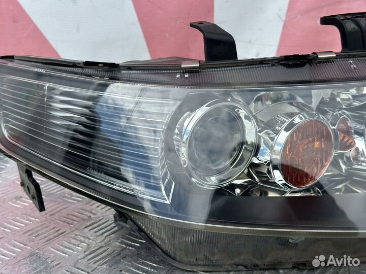 Фара ксенон правая Honda Accord 7 до рест