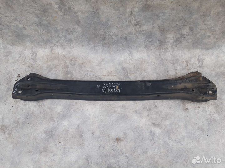 Усилитель заднего бампера Митсубиси Кольт z30