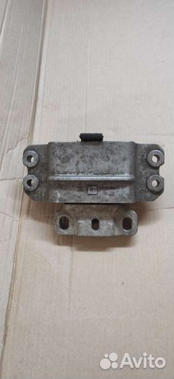 Опора кпп Skoda Octavia A5