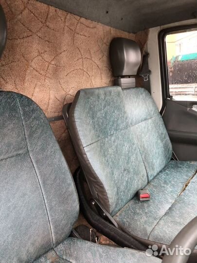 Mitsubishi Fuso Canter, 2001