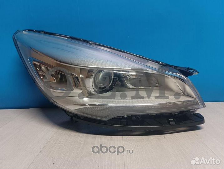 Фара правая Ford Kuga 2 цбс 2012
