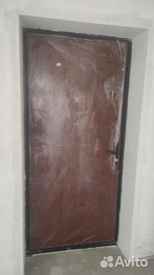 Дверь входная правая 92