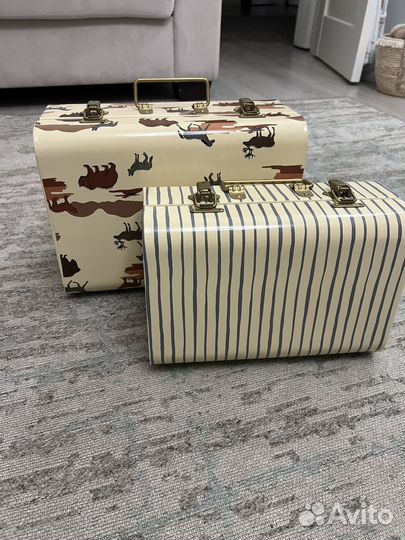 Декоративные чемоданы
