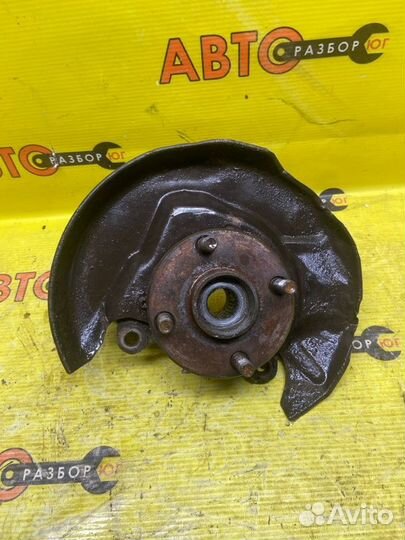 Поворотный кулак передний левый Toyota Corolla