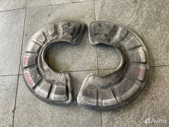 Пыльник тормозного диска Mercedes-Benz Cls Amg