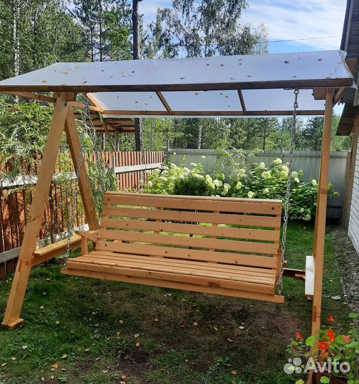Садовые качели из дерева