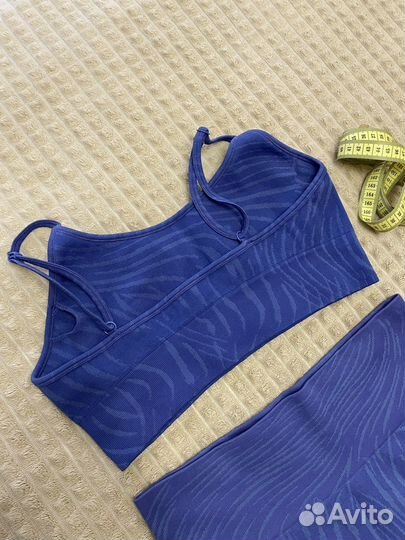 Спортивный костюм женский топ и леггинсы