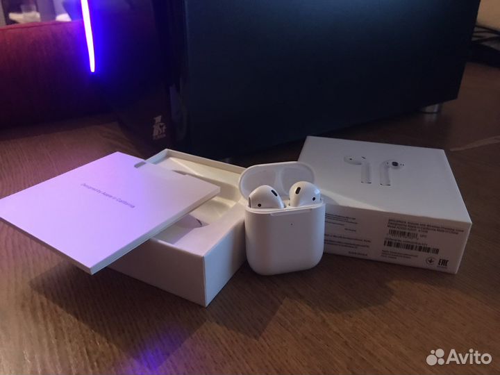 Apple AirPods 2