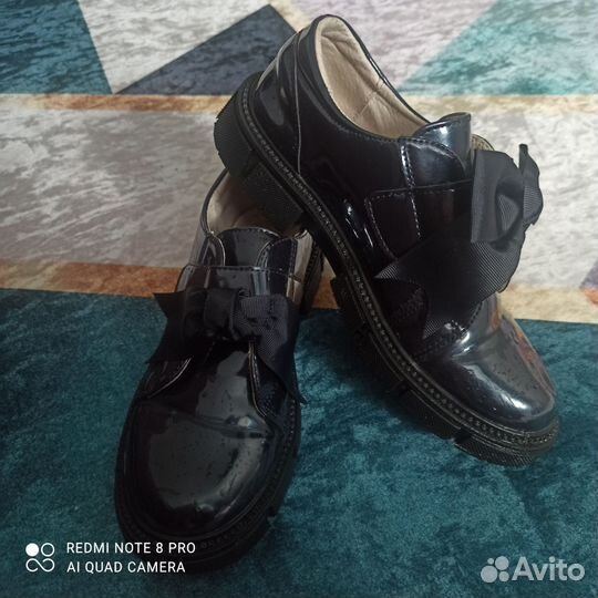 Школьные туфли