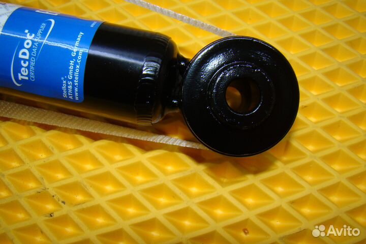 Амортизатор подвески задний Nissan Almera