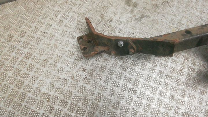 Б/У Б/У Фаркоп (прицепное устройство) E11009511