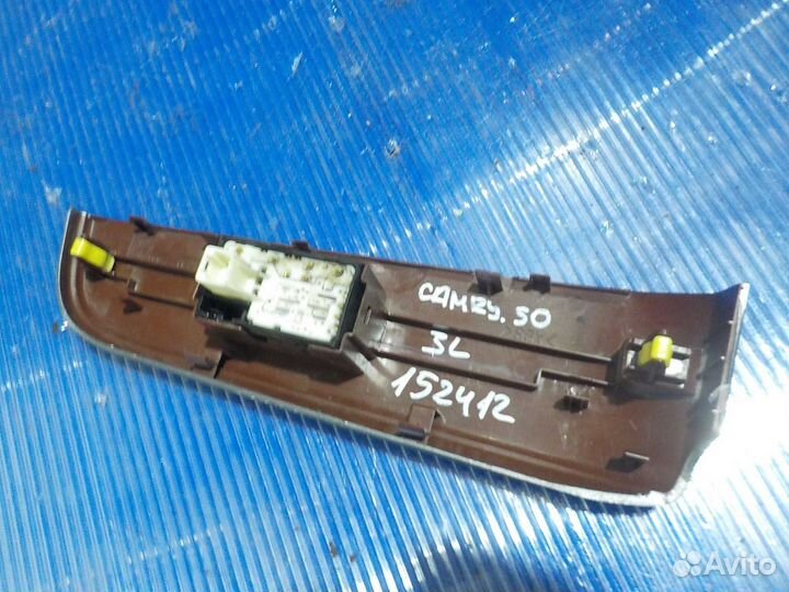 Клавиши стеклоподъёмника Toyota Camry 50