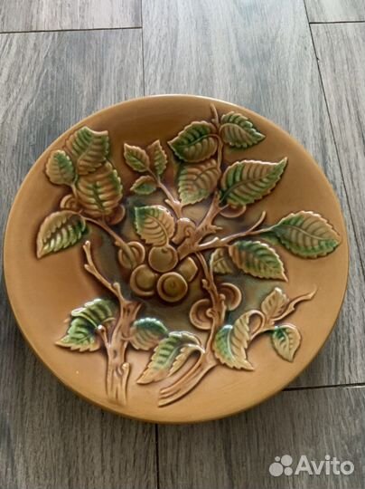 Керамическая тарелка