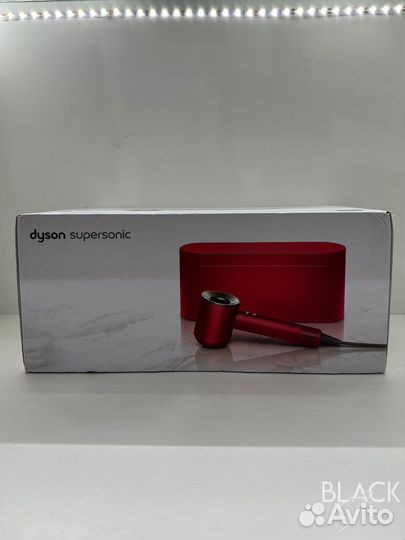 Новый фен Dyson Supersonic HD07 красный