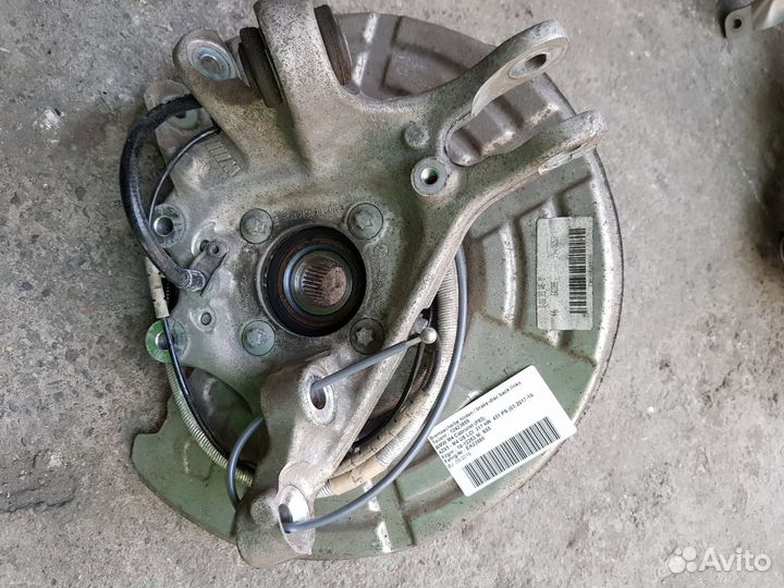 Кулак передний левый бмв F83 M4 bmw