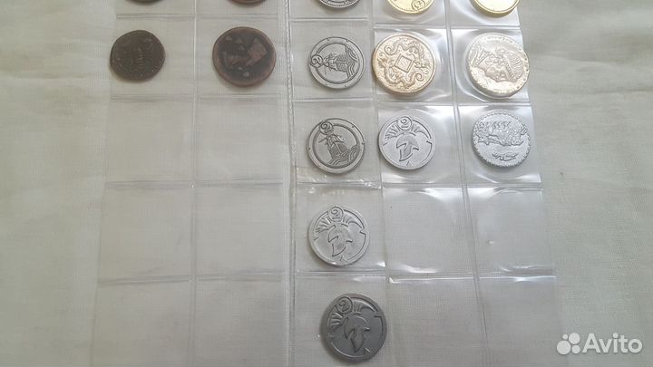 Жетоны из Пятерочки и Магнита