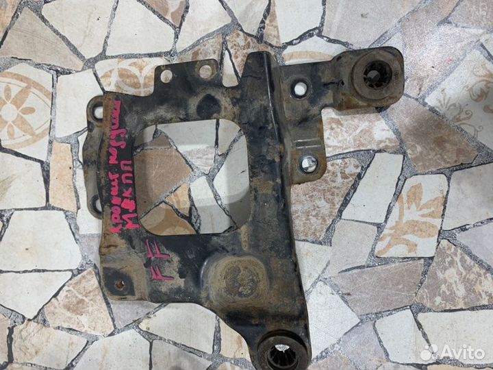 Подушка коробки передач Ford Focus хэтчбэк 1.6