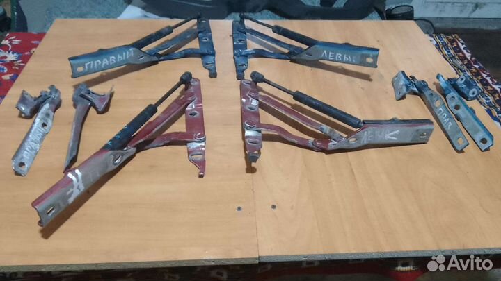 Петли дверные багажника Ауди 80 b3